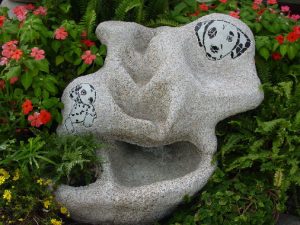 Mosaic Heart Ledged fountain with images of Dalmations